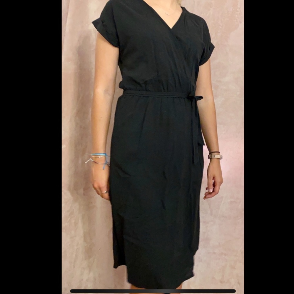 Black front-tie linen dress